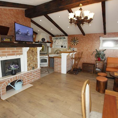Apartments Rustica Макарска Экстерьер фото